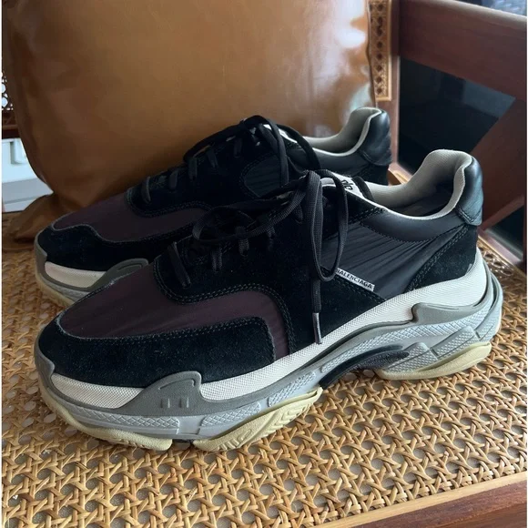 BALENCIAGA TRIPLE S SNEAKER “bordeaux” - Picture 3 of 7